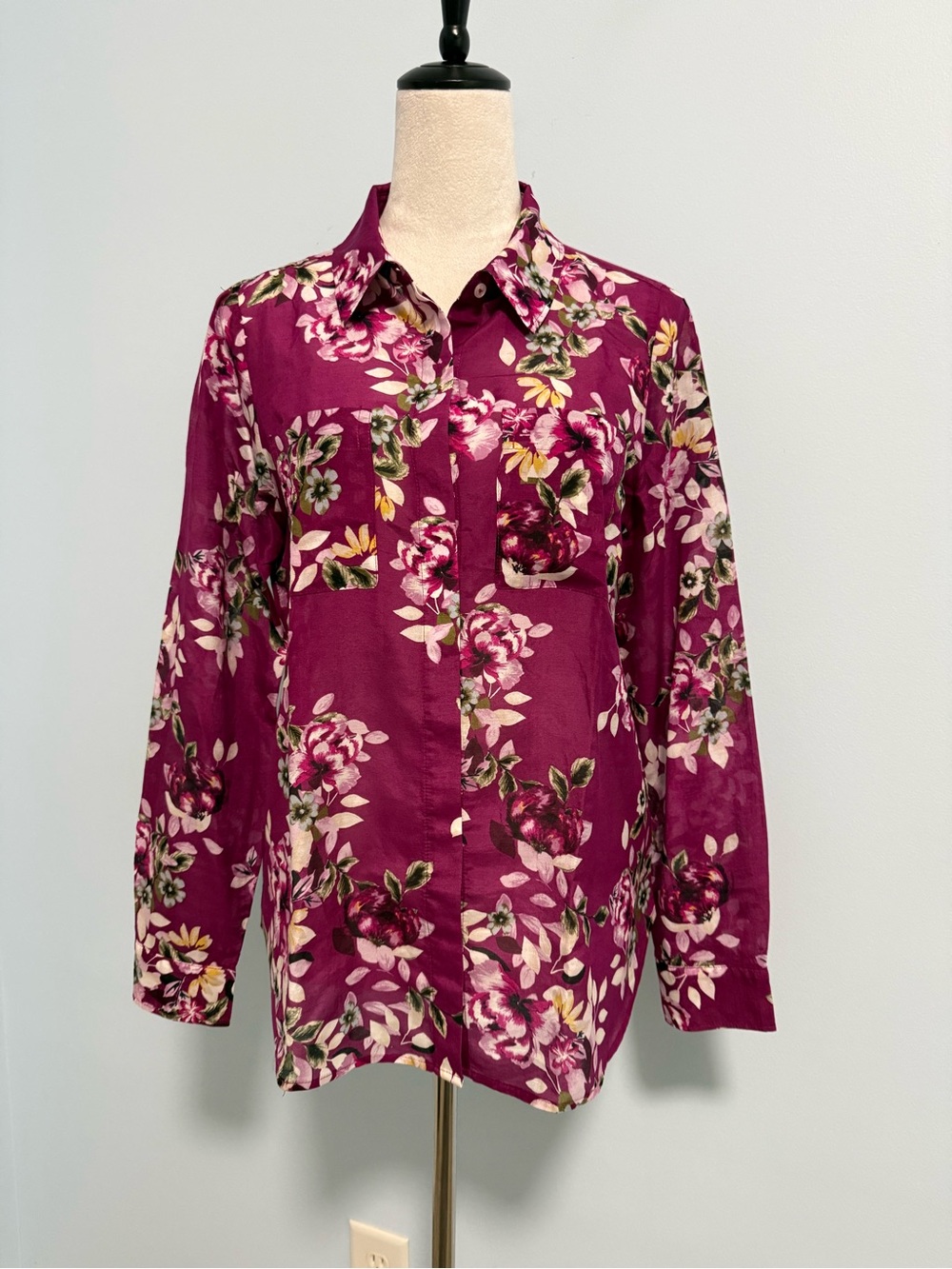 White House Black Market Silk/cotton Burgundy floral blouse size 6 - Picture 2 of 8
